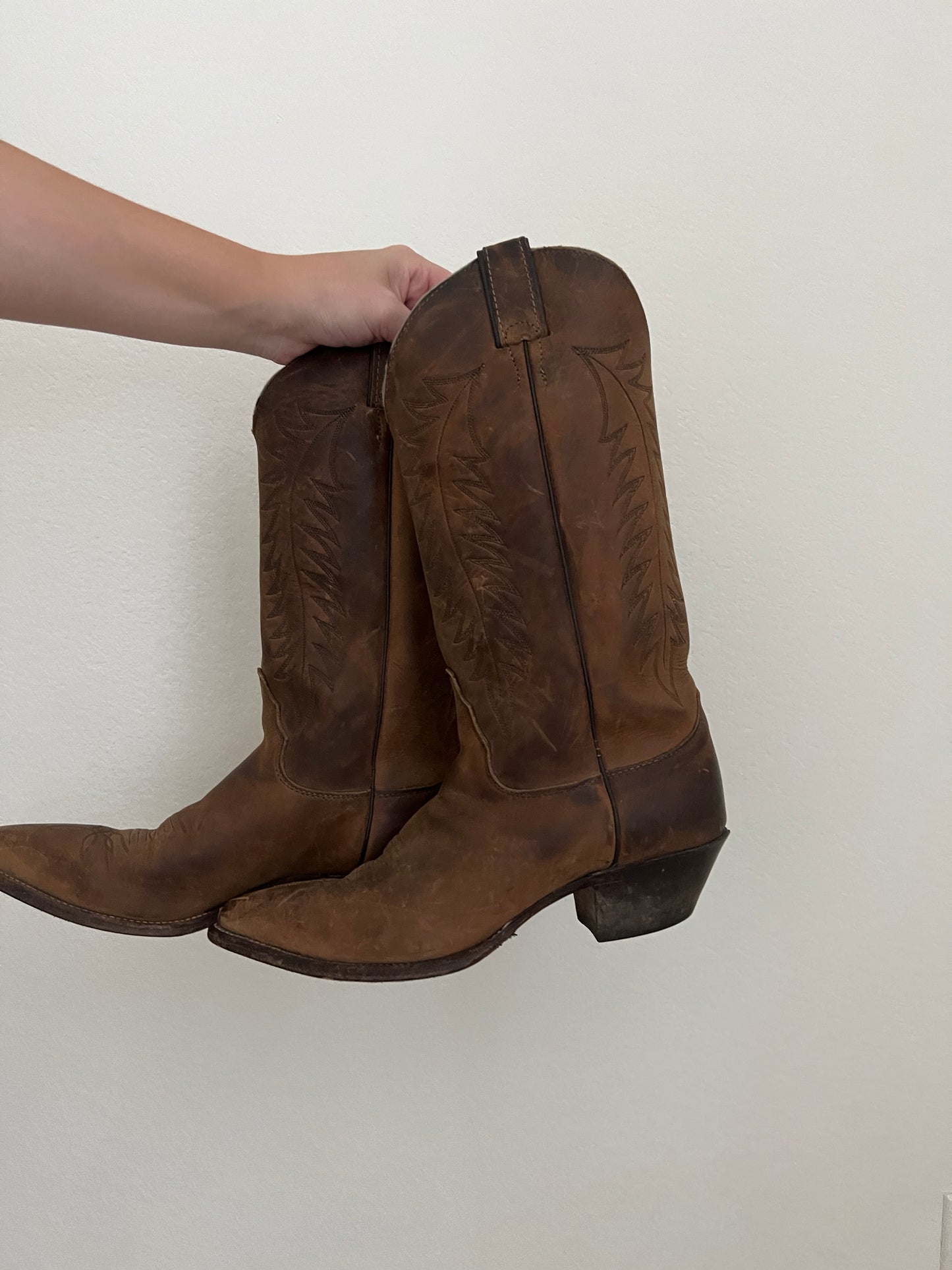 Vintage Justin's Brown Leather Boots (8.5)