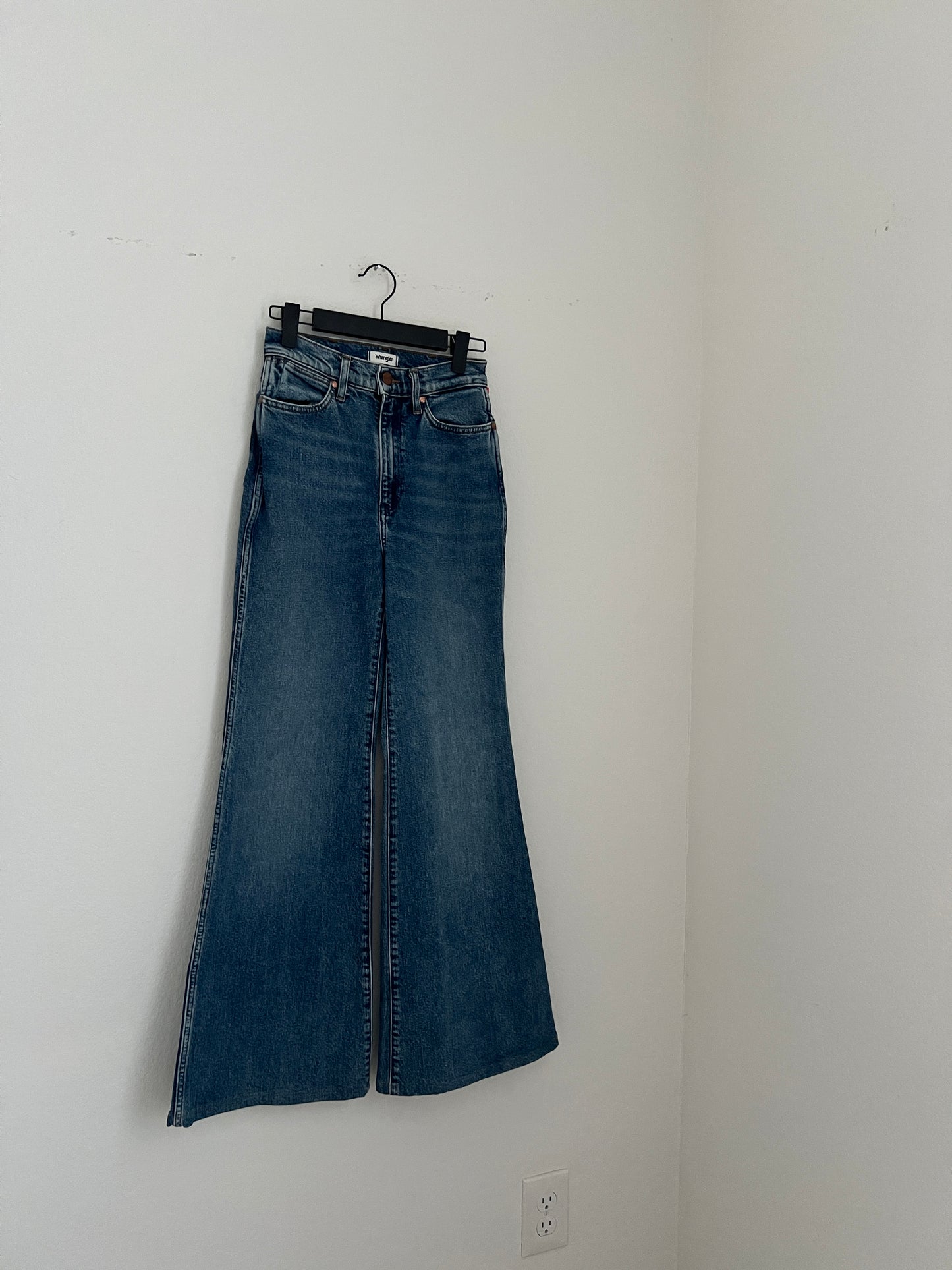 Wanderer Wrangler Jean (24"W)