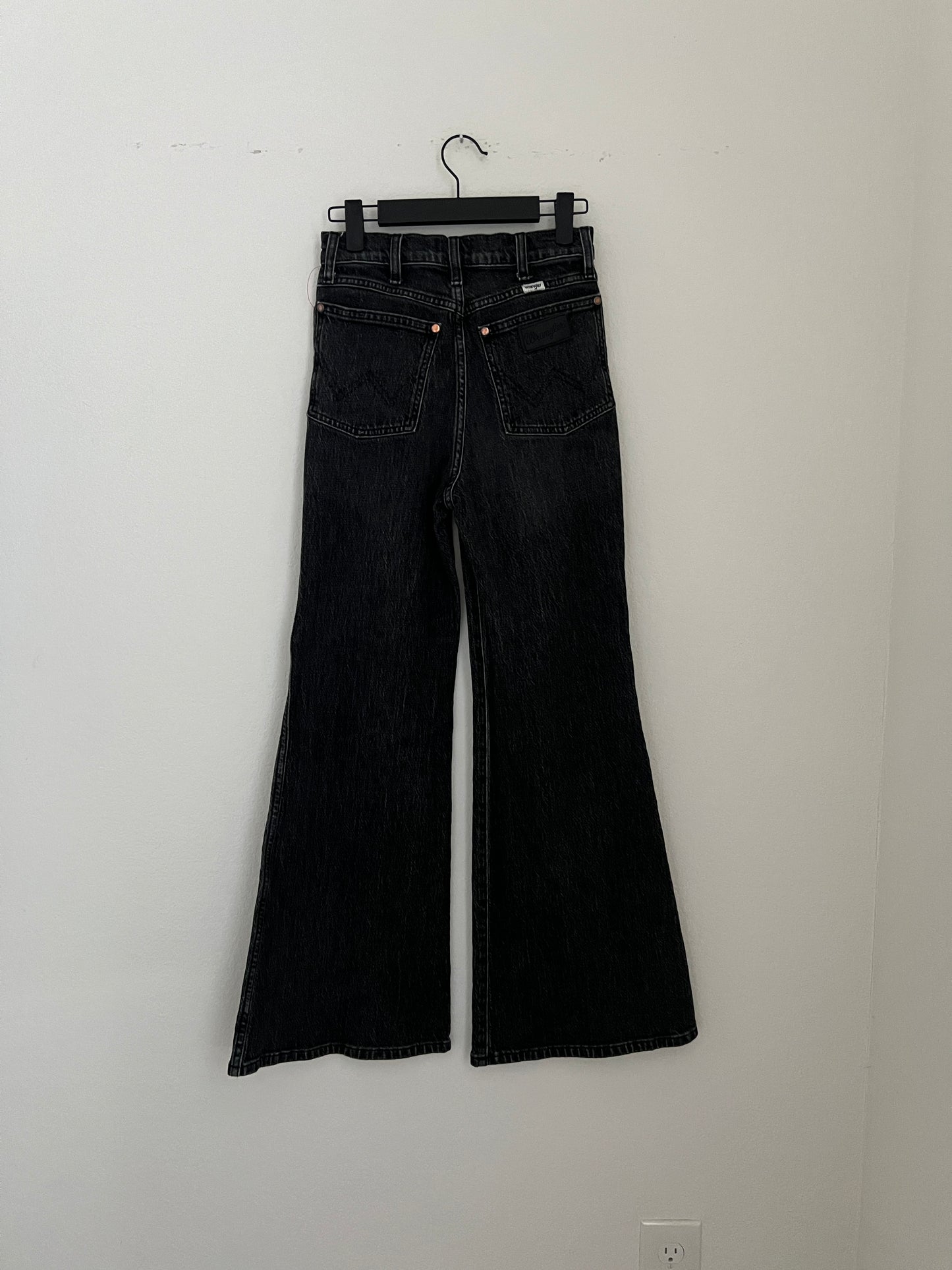 Wanderer Wrangler Jean in Black (26"W)