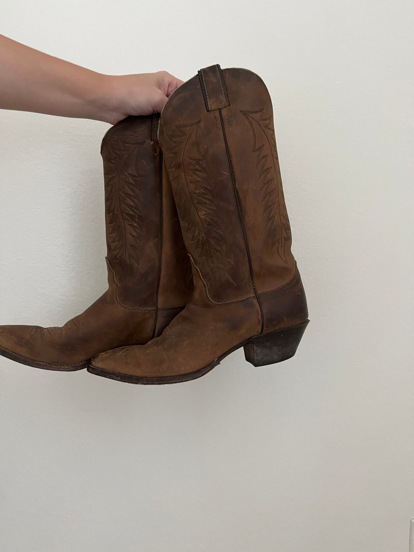 Vintage Justin's Brown Leather Boots (8.5)