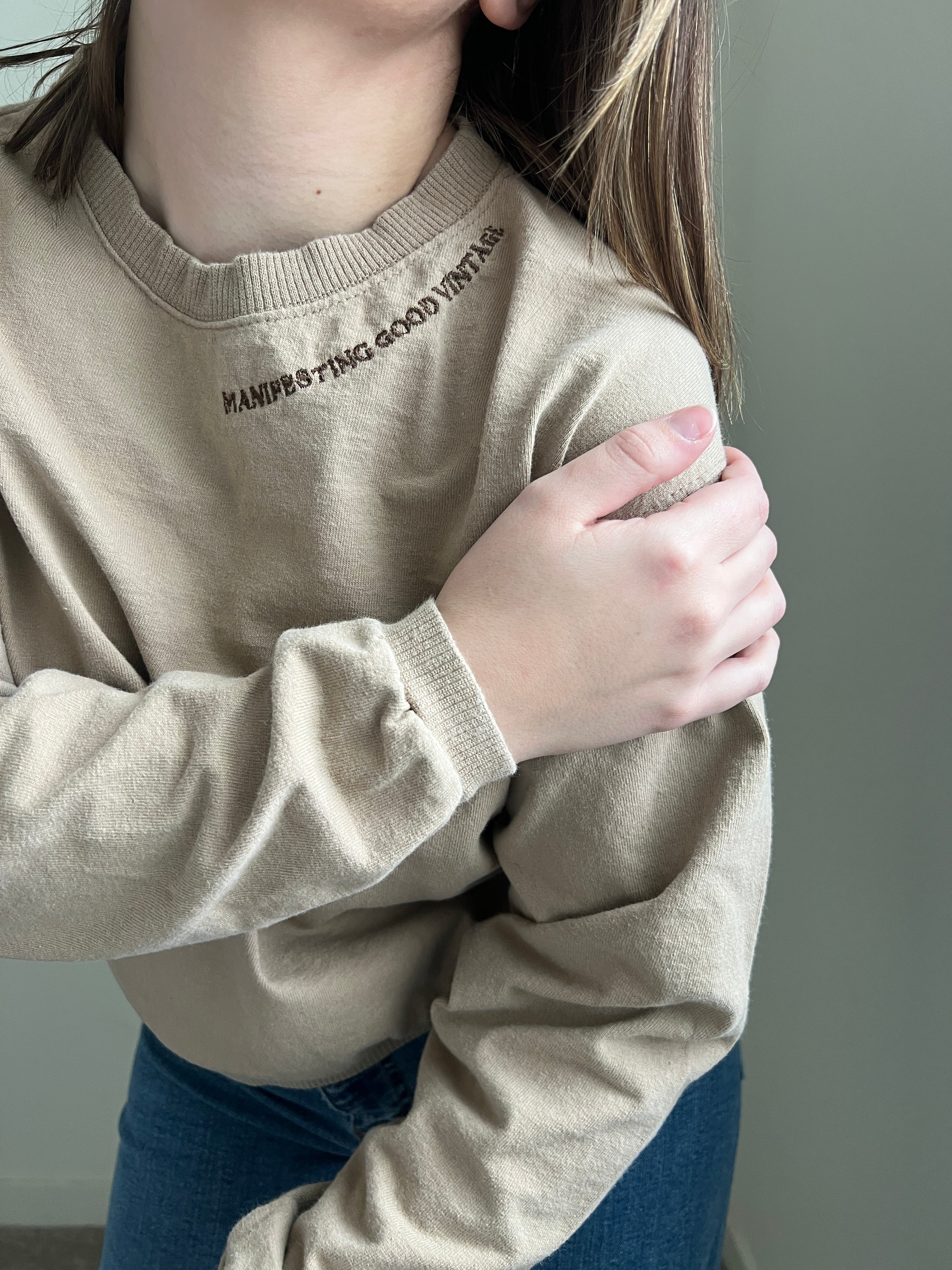 'manifesting good vintage' Long Sleeve in Acorn (M)