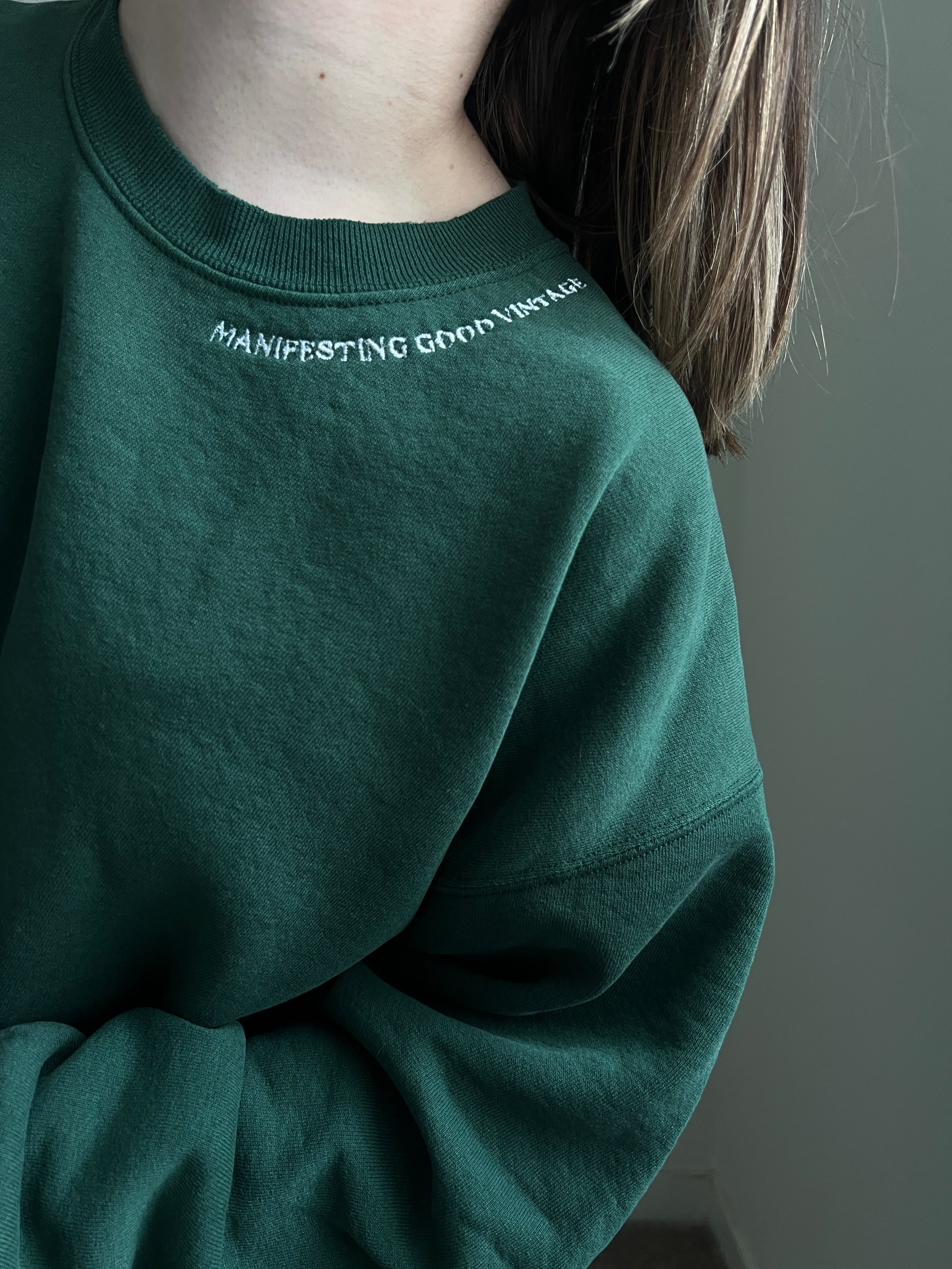 'manifesting good vintage' Crew in Pine (XL)